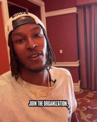 强援就位！雄鹿官推正式介绍迈尔斯-特纳：我们新大个子来了！