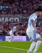 欧冠决赛-阿根廷遭逆转！梅西3连败，不满判罚怒斥裁判