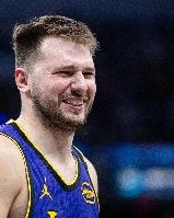 欧冠决赛-东契奇连续15场20+ 湖人队史后卫第3人 比肩科比和韦斯特